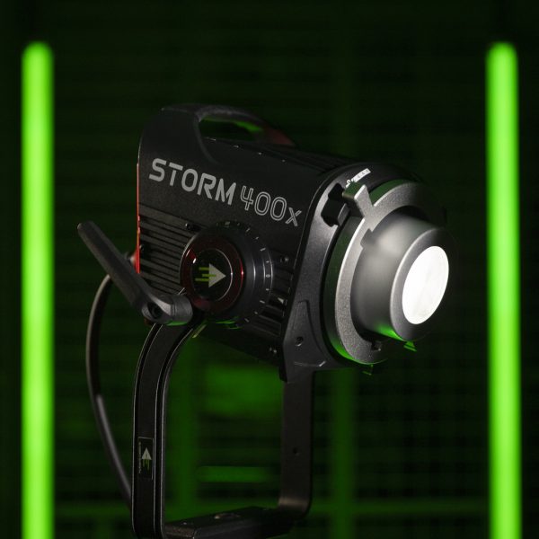 Aputure STORM 400x